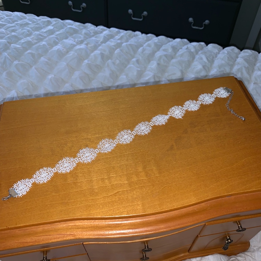 White lace choker